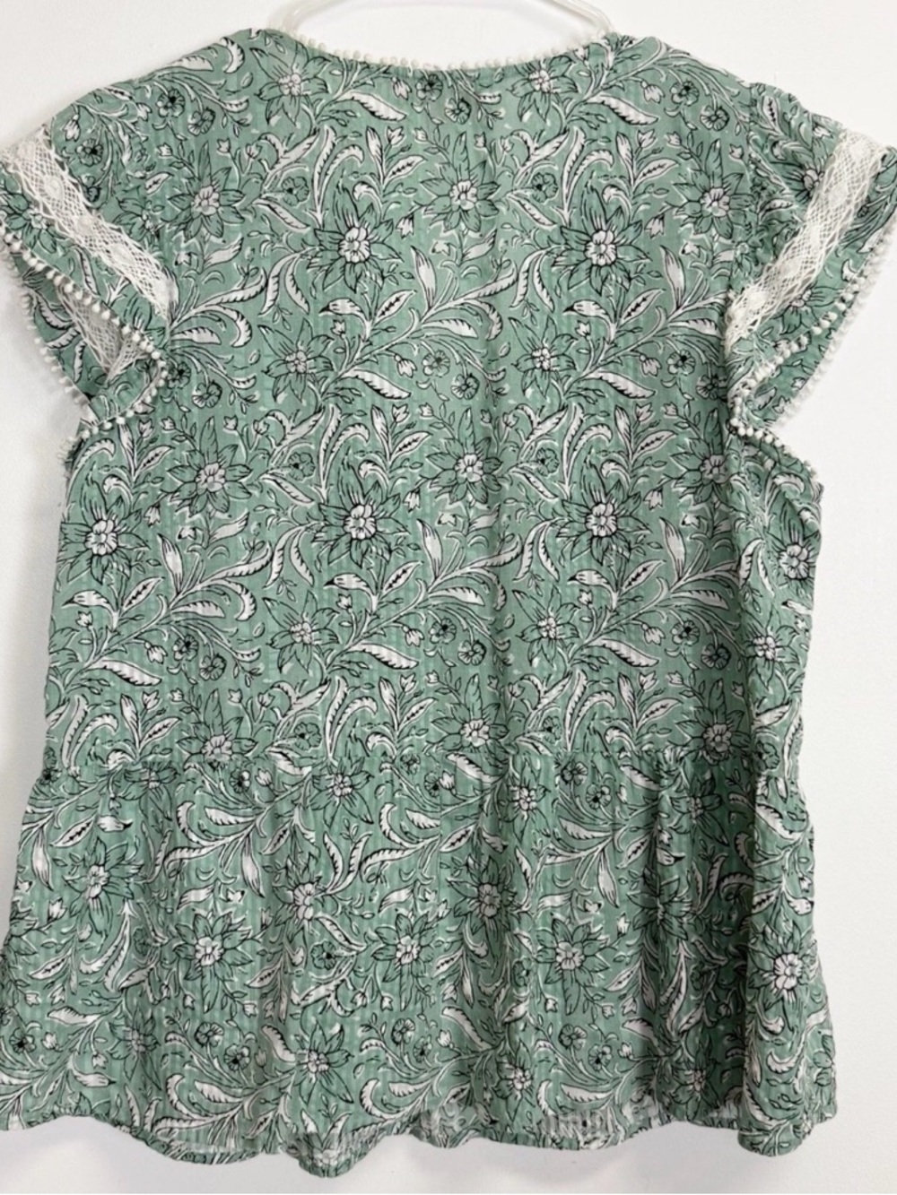 LOFT Mint Green Floral Lace-Trim V-Neck Blouse - Picture 2 of 7
